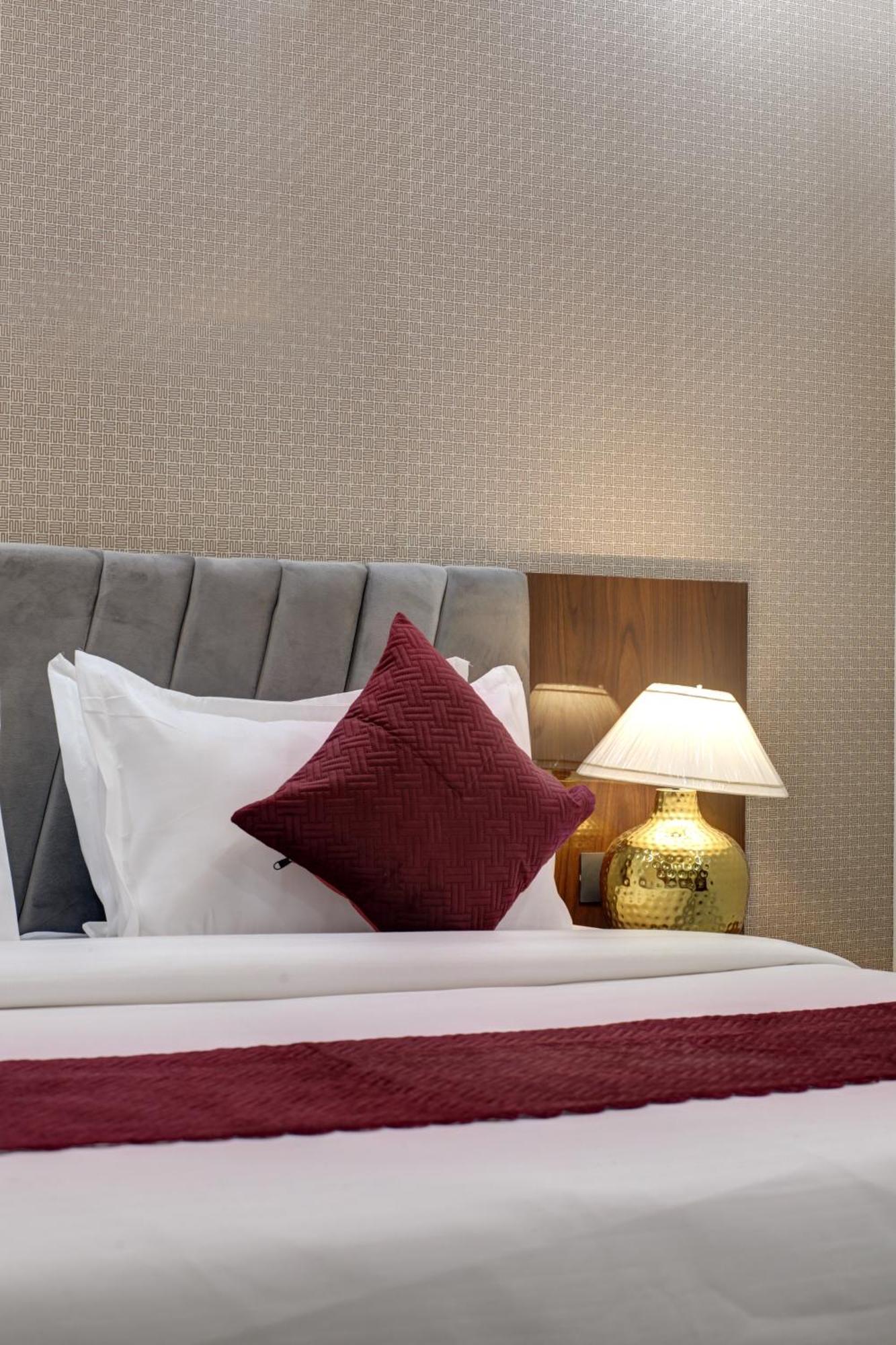 גורגאון Limewood Stay - Millennium Huda City Center מראה חיצוני תמונה